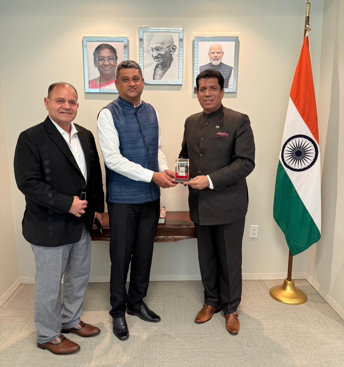 Senior Indian Politician Khaleequr Rahman Meets Consul General in Houston, Strengthening Dialogue on Bilateral and Community Affairs